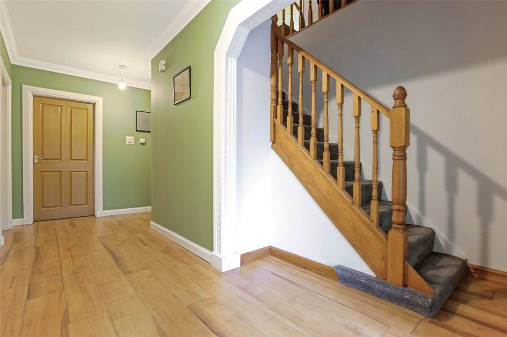 Property photo 2 of 28 Picture No. 03