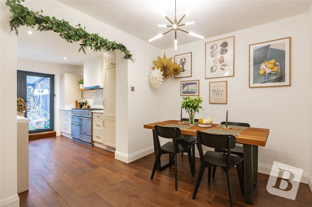Property photo 1 of 19 Dining Room