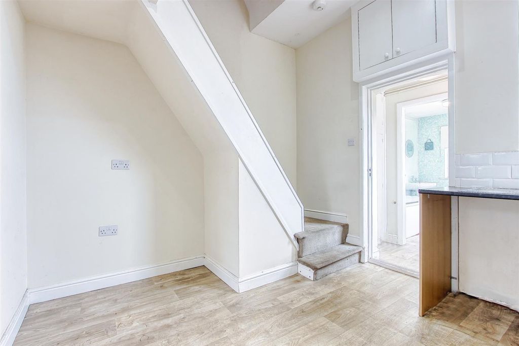 Property photo 3 of 13 Kitchen Diner