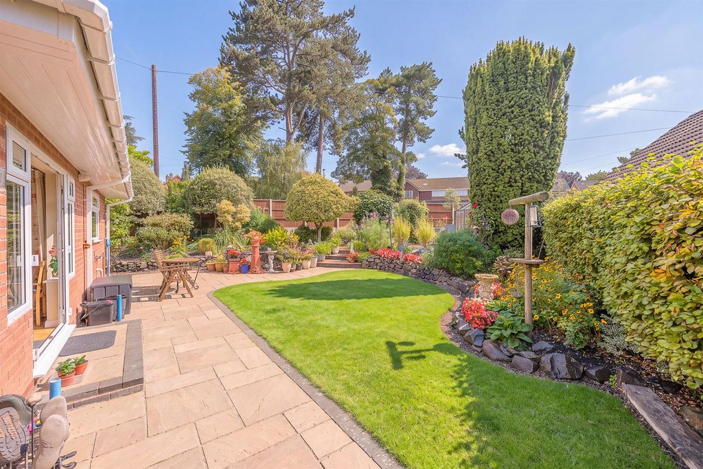 Property photo 2 of 40