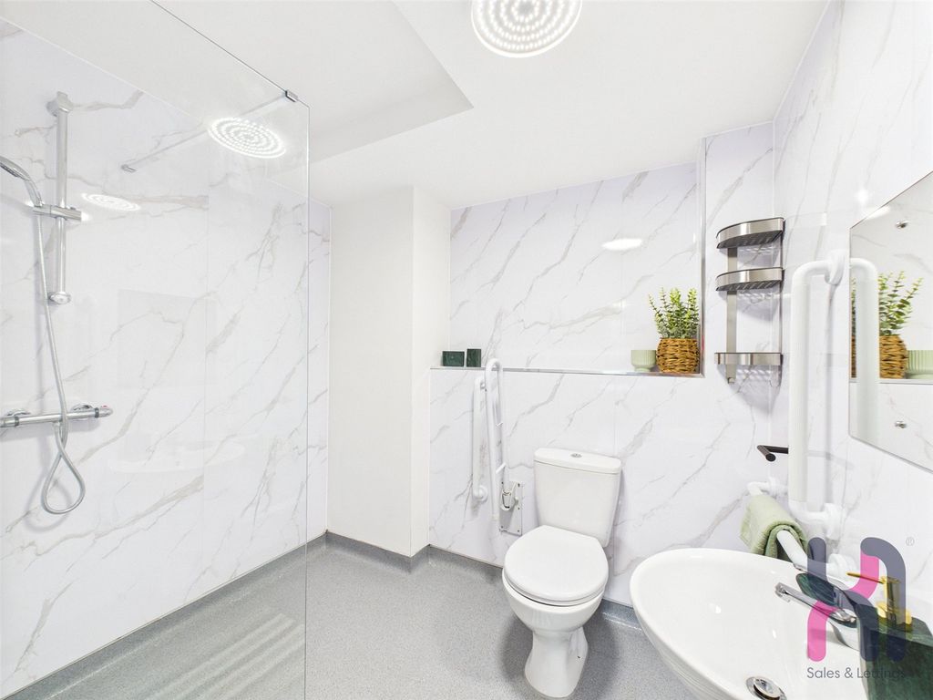 Property photo 3 of 8 Picture No. 06