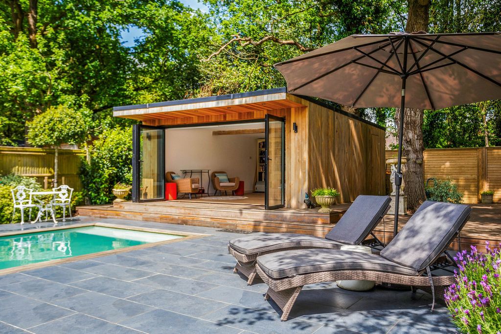 Property photo 2 of 38