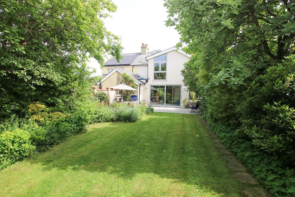 Property photo 3 of 33 Garden 5.Jpg