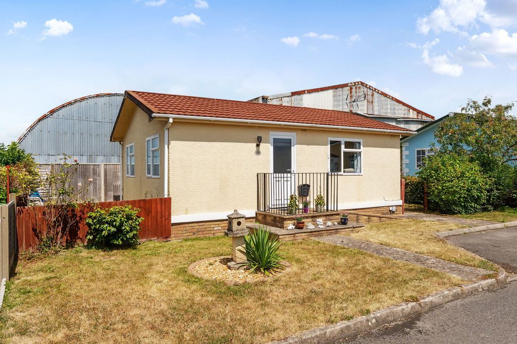 Property photo 2 of 17