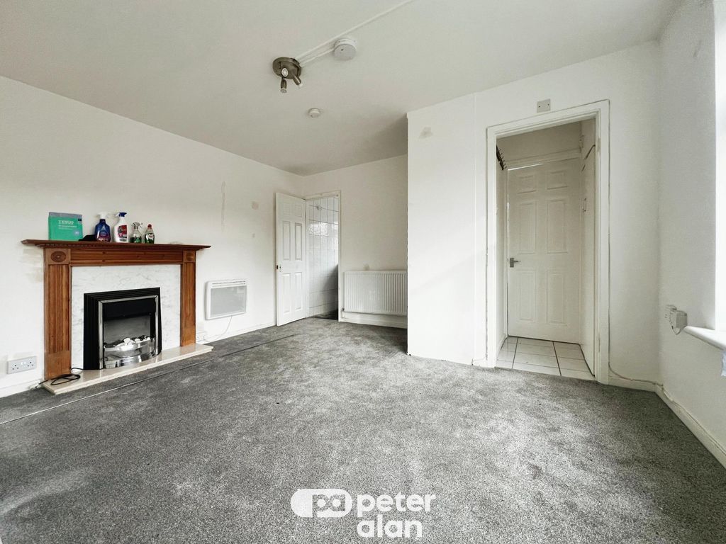 Property photo 1 of 4 Front