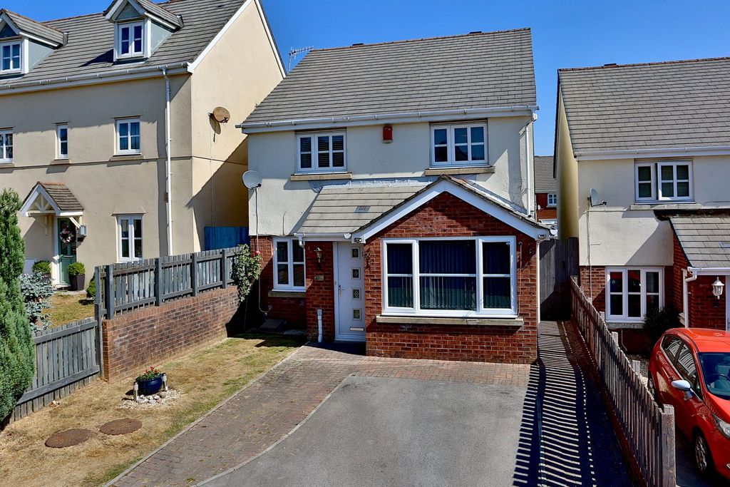 Property photo 1 of 30