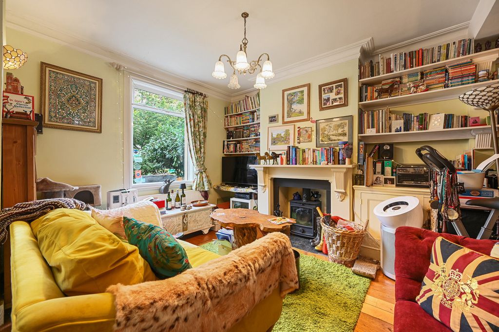 Property photo 3 of 16