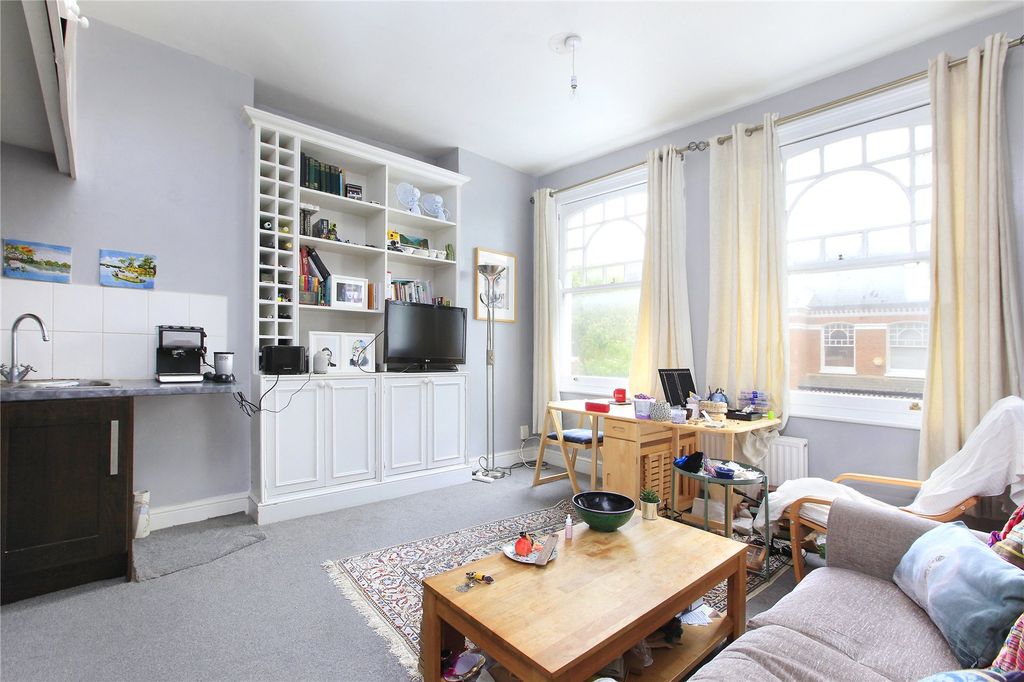 Property photo 2 of 7