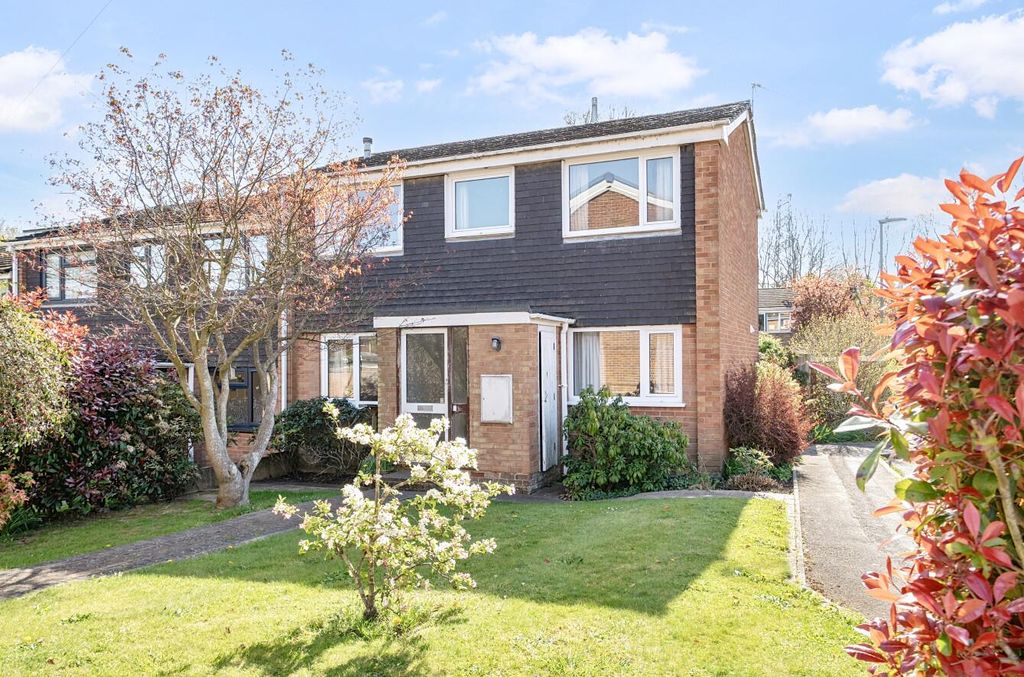 Property photo 1 of 17 Porteous Crescent 11 (10).Jpg