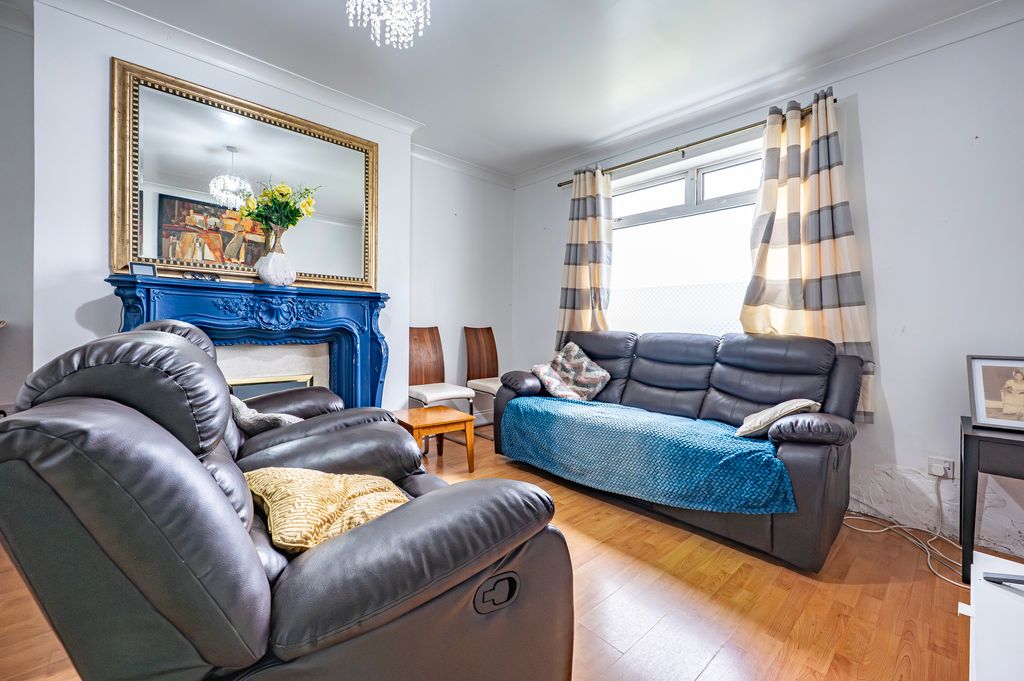 Property photo 2 of 39