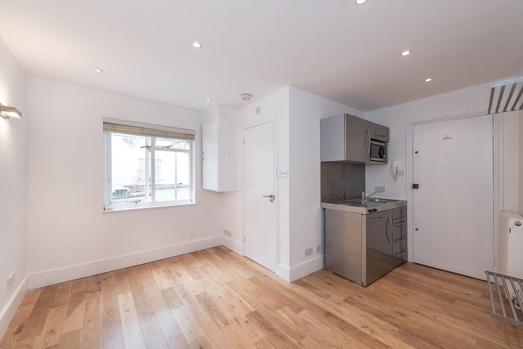 Property photo 1 of 7 Studio Room