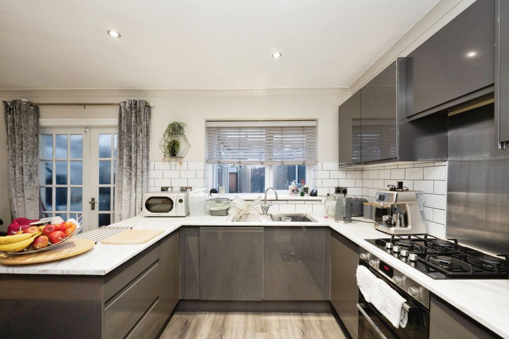 Property photo 2 of 17 Photography