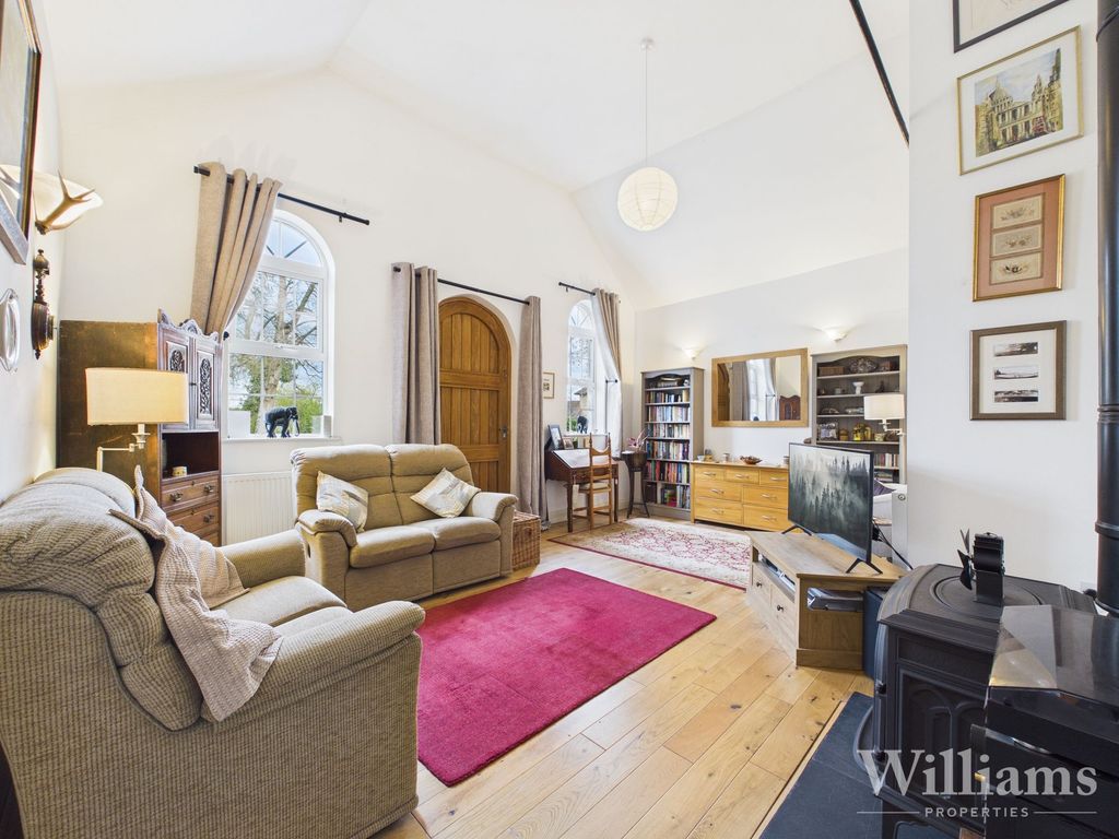 Property photo 2 of 20