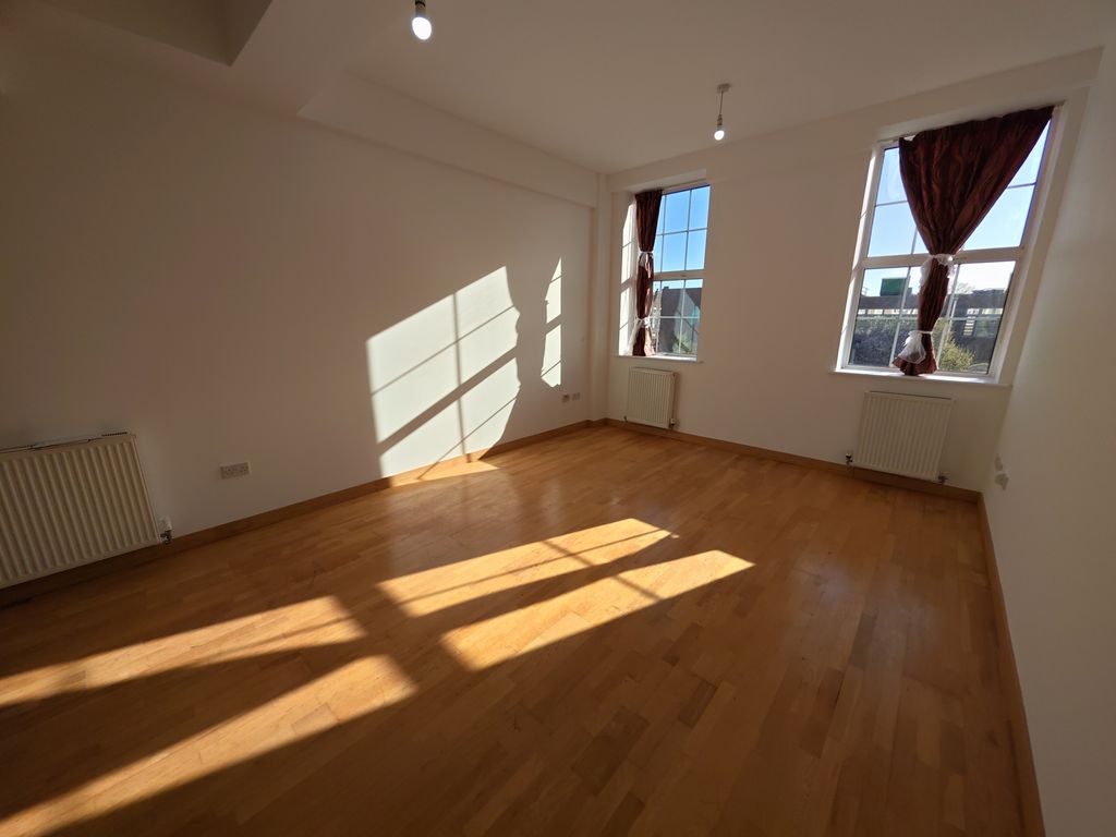 Property photo 2 of 8 Photo 1