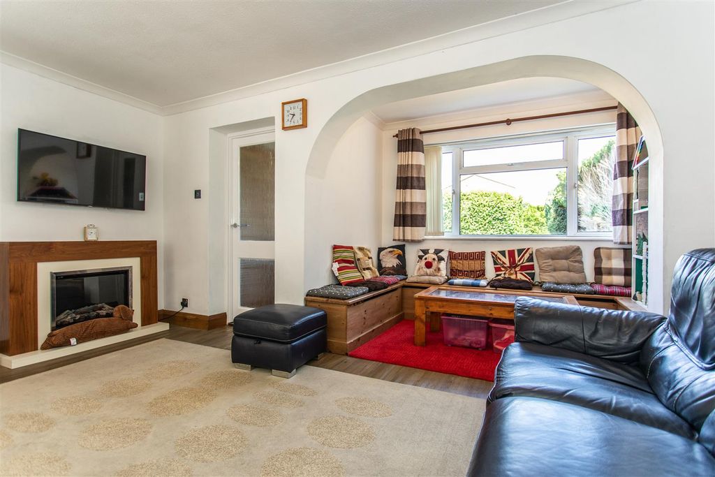 Property photo 2 of 24