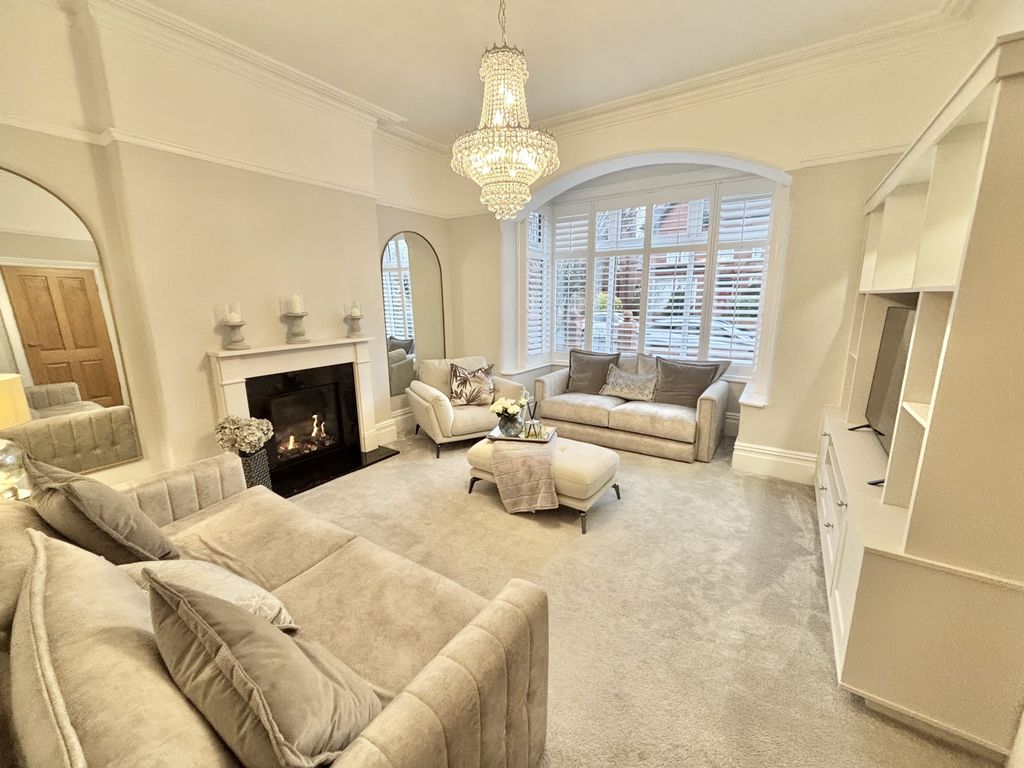 Property photo 2 of 37
