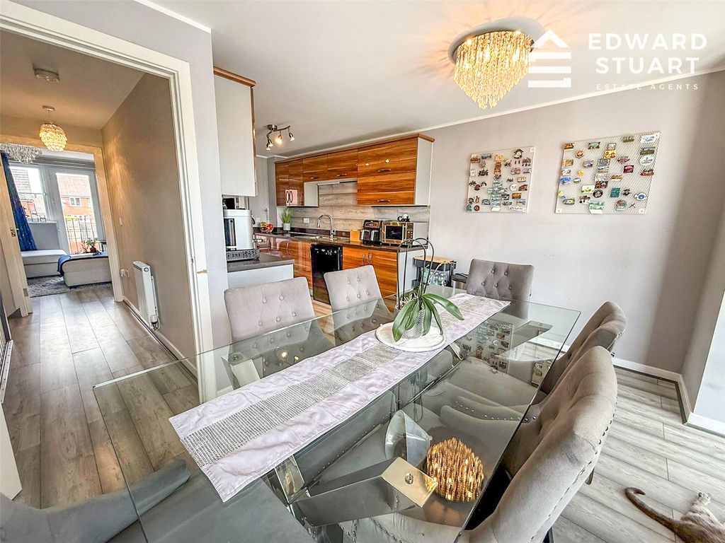 Property photo 3 of 17 Picture No. 02