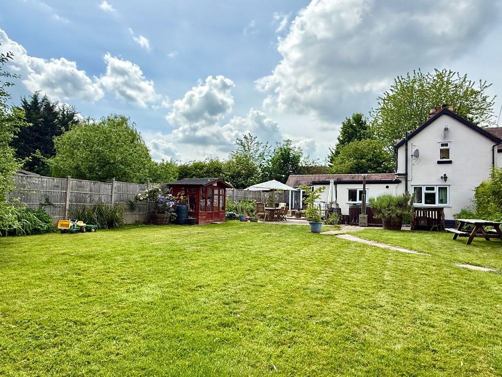 Property photo 2 of 27