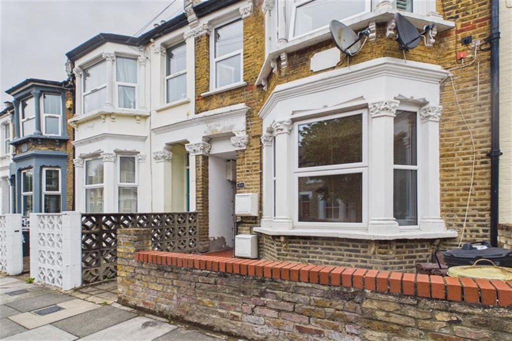 Property photo 1 of 11 External