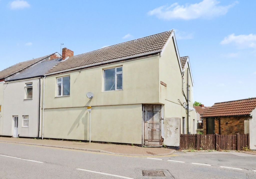 Property photo 1 of 11