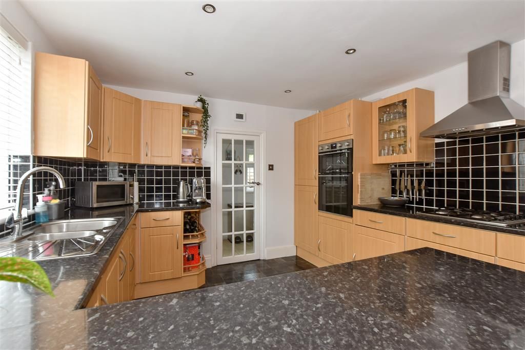 Property photo 2 of 16 Kitchen