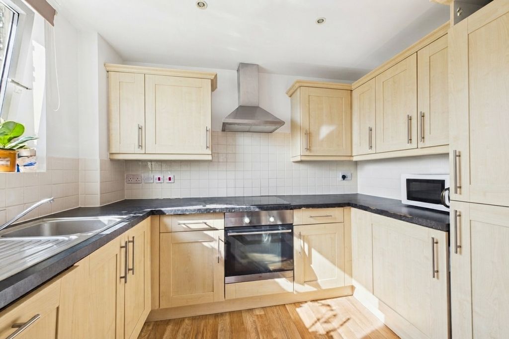 Property photo 1 of 6 Picture No. 12