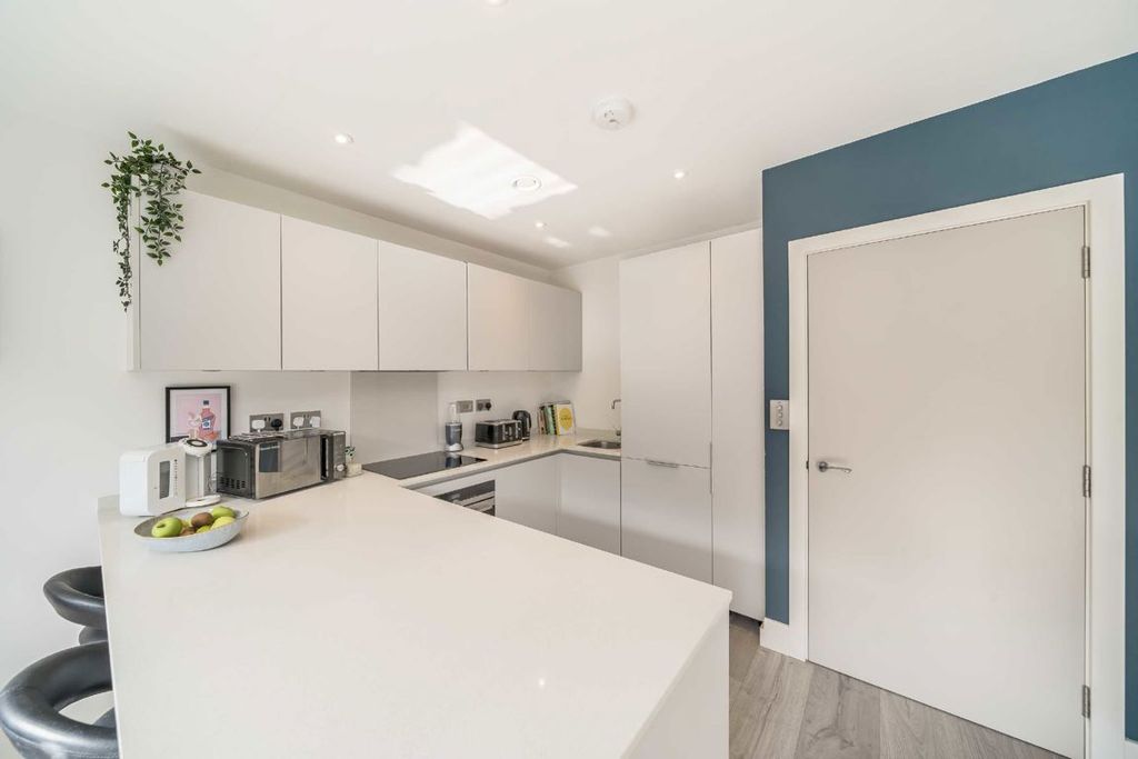 Property photo 2 of 8