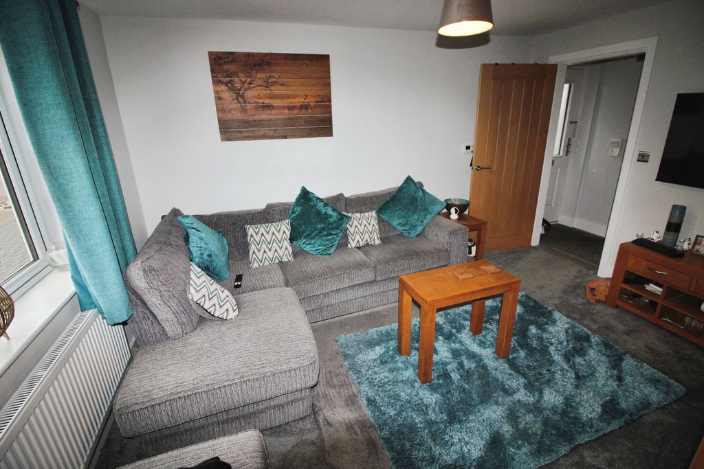 Property photo 3 of 20 Lounge.Jpg