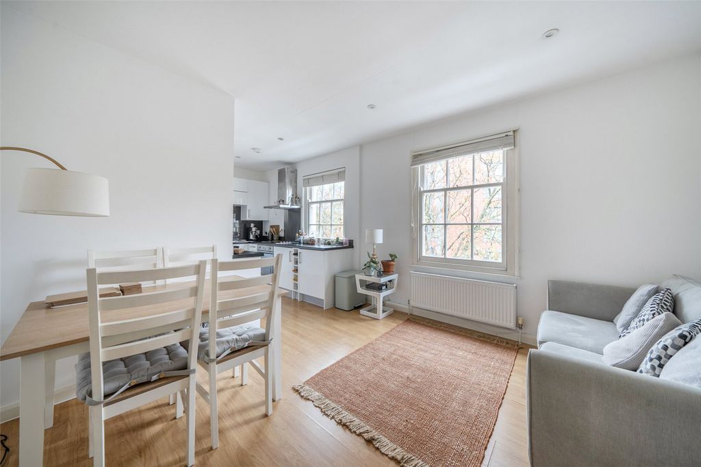 Property photo 3 of 11 Reception