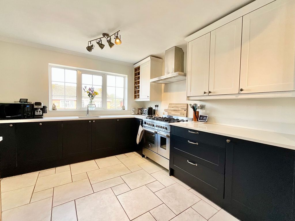 Property photo 2 of 36