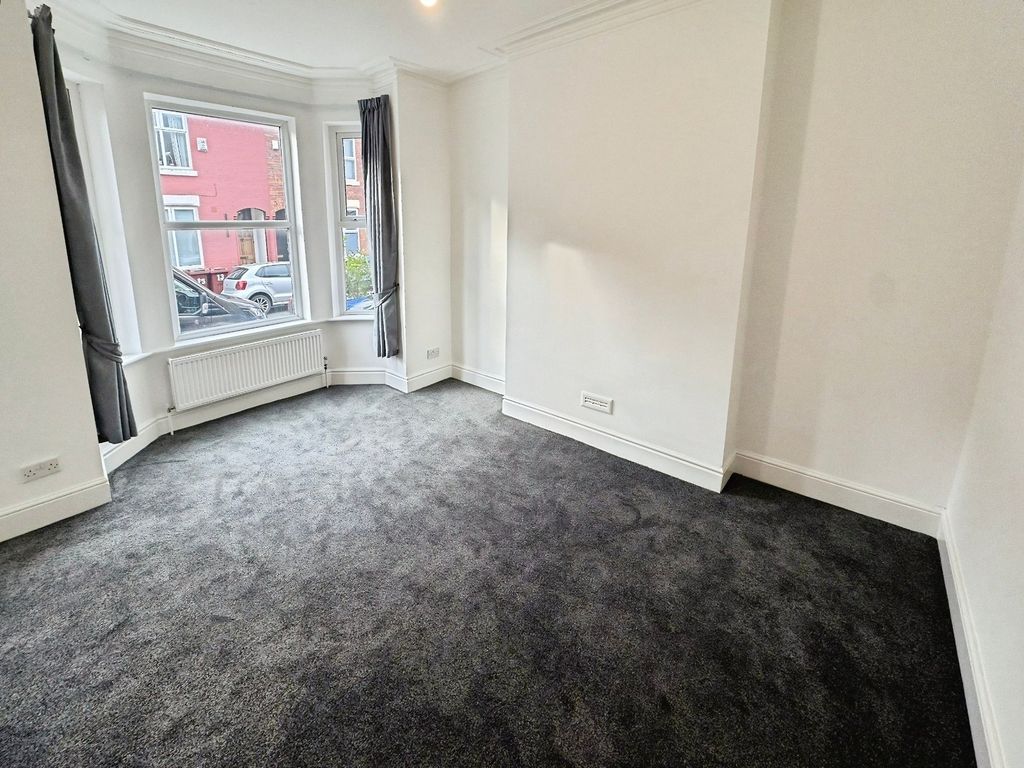 Property photo 3 of 11 Picture 3