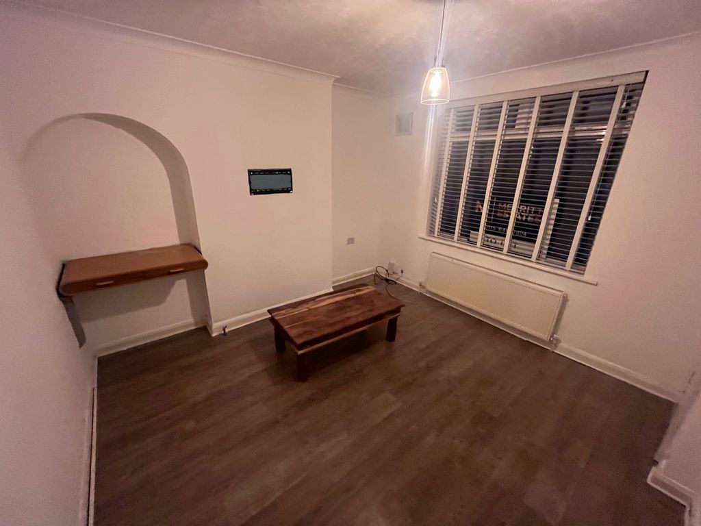 Property photo 3 of 6 Img_6199