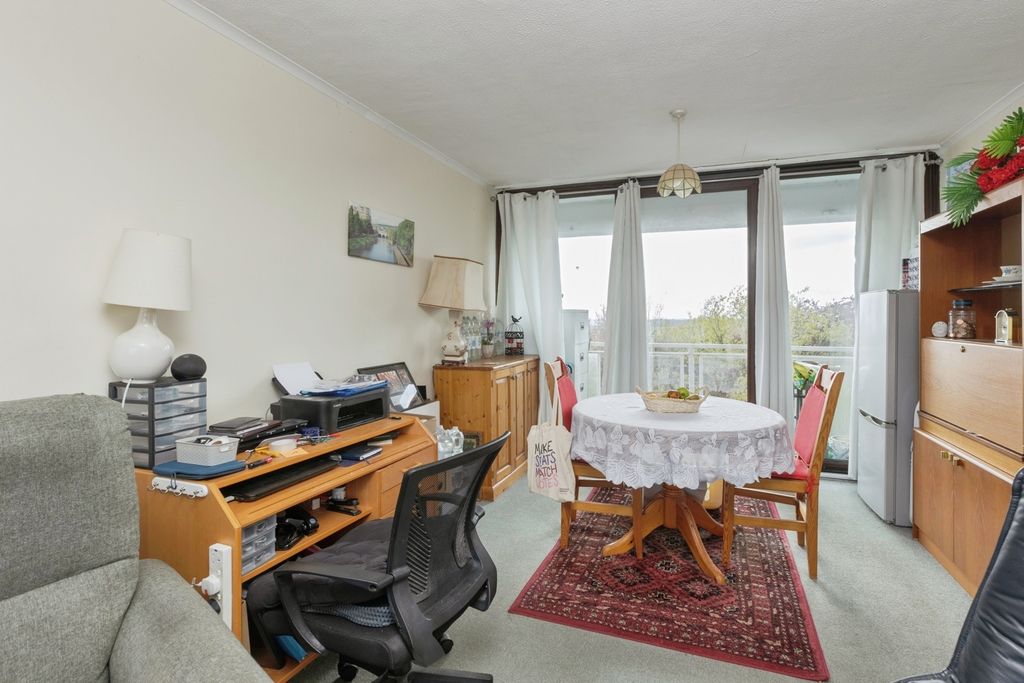 Property photo 3 of 18 Pbox-Img.Jpg