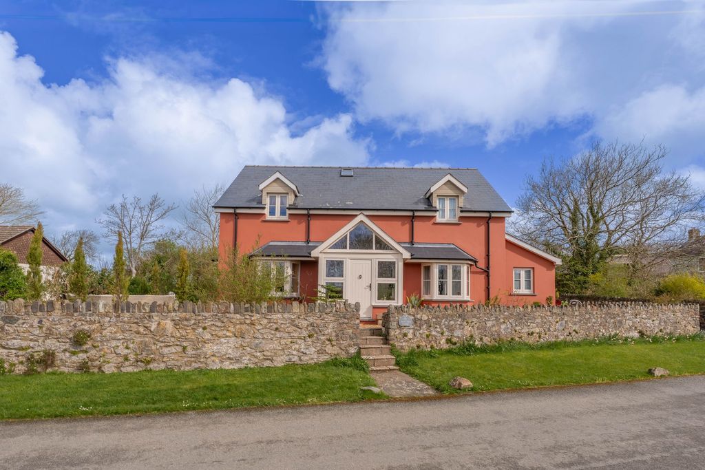 Property photo 1 of 42 N