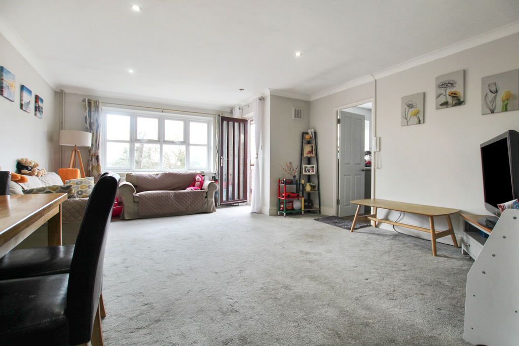 Property photo 2 of 10 Photo 6