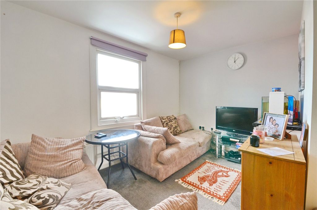 Property photo 3 of 6 Picture No. 10