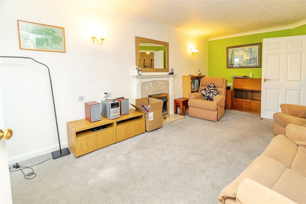 Property photo 3 of 11 Living Room
