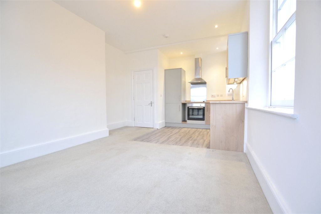 Property photo 2 of 8 Kitchen/Living