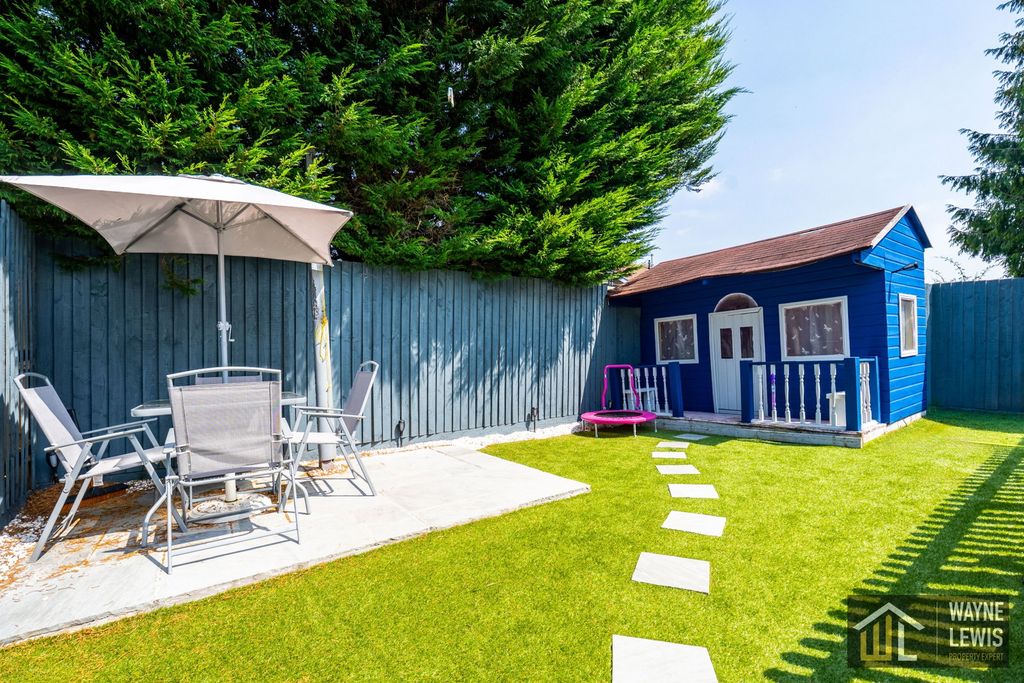 Property photo 2 of 37