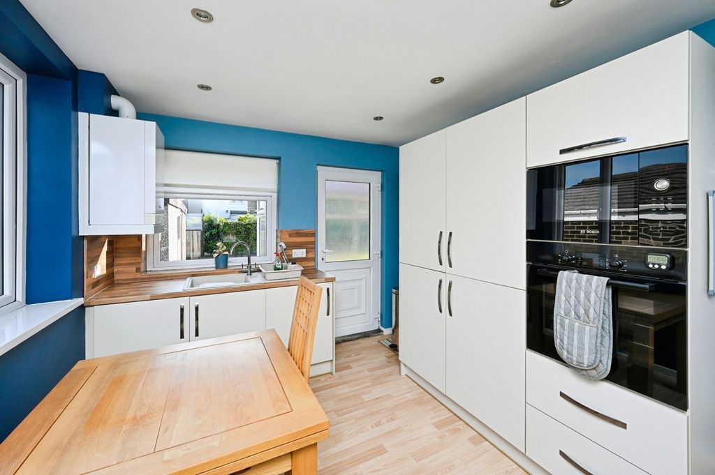 Property photo 3 of 18 Pbox-Img.Jpg