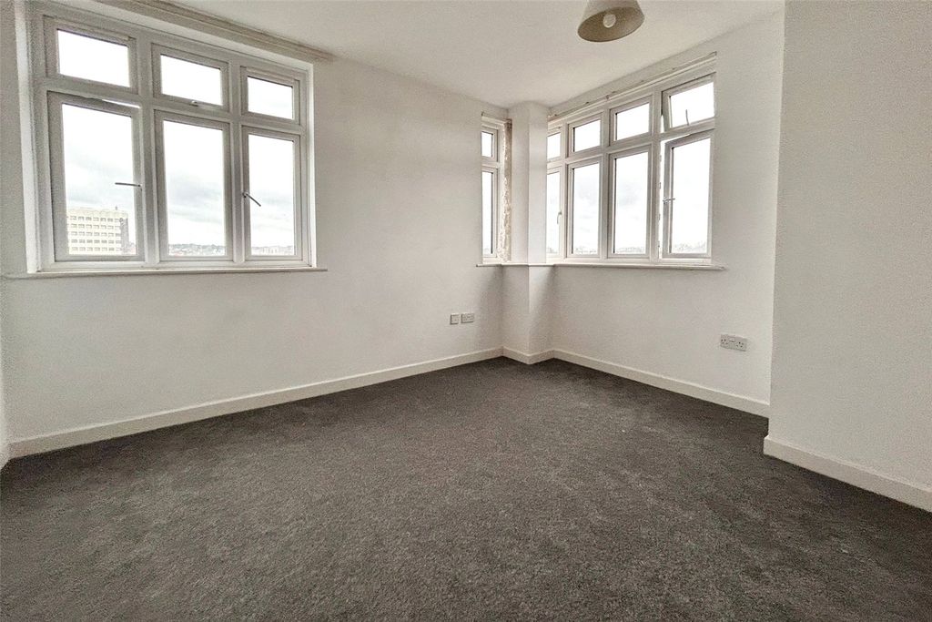 Property photo 3 of 11 Picture No. 19