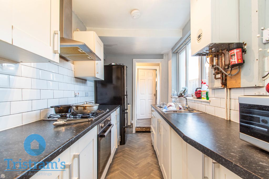 Property photo 2 of 13