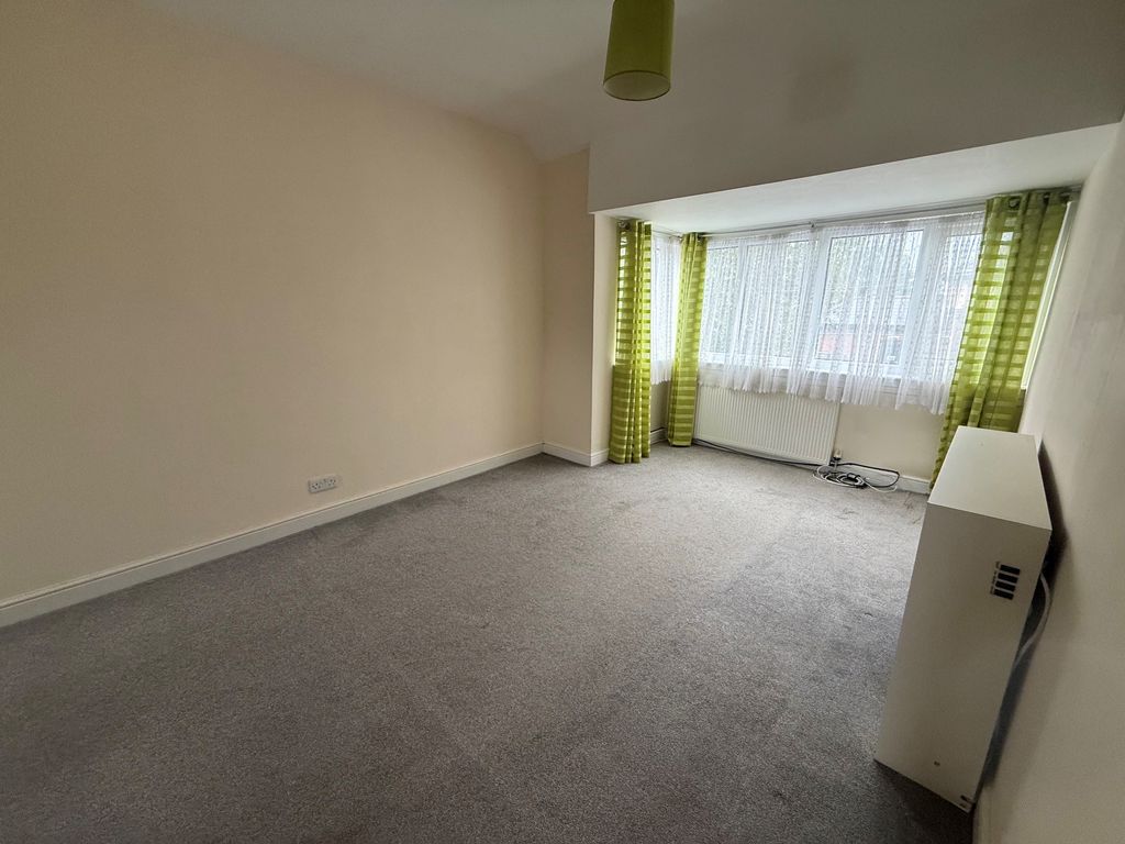 Property photo 3 of 6 3