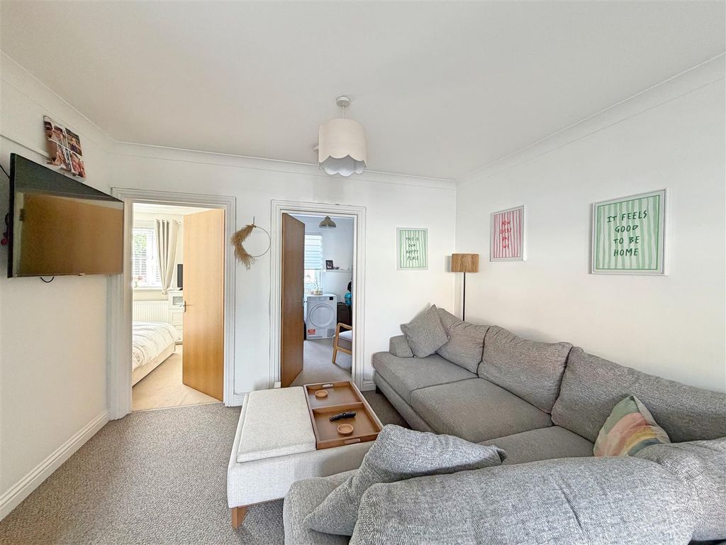 Additional image 5 of 2 bed flat for saleStation Approach, Braintree CM7