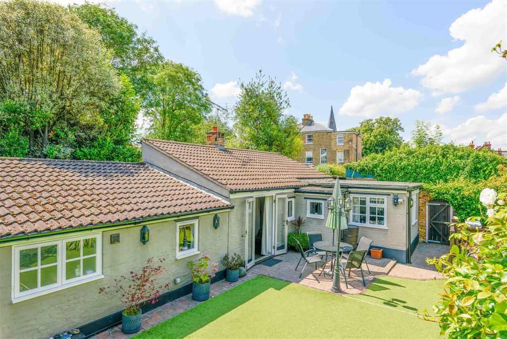 Property photo 1 of 24