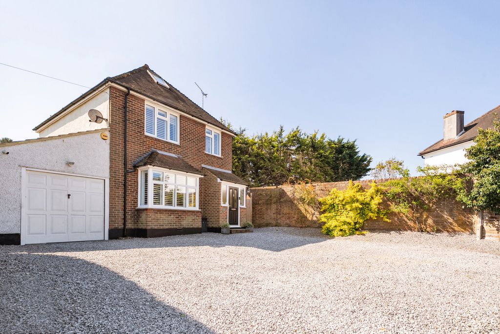 Property photo 1 of 16 Front