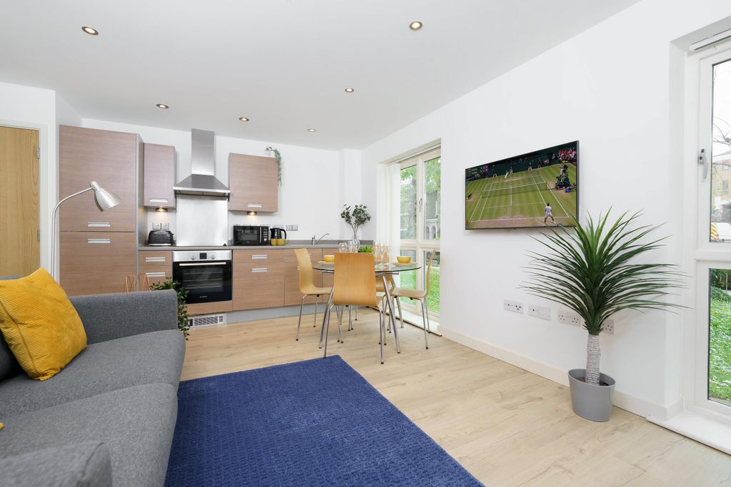 Property photo 3 of 10