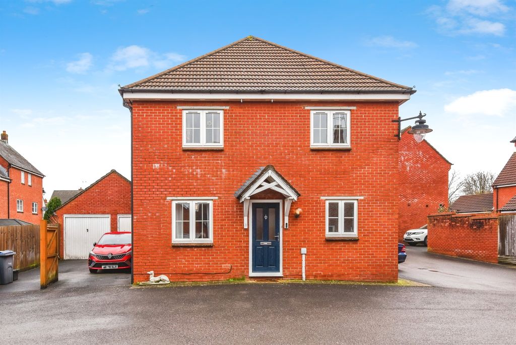 Property photo 1 of 18