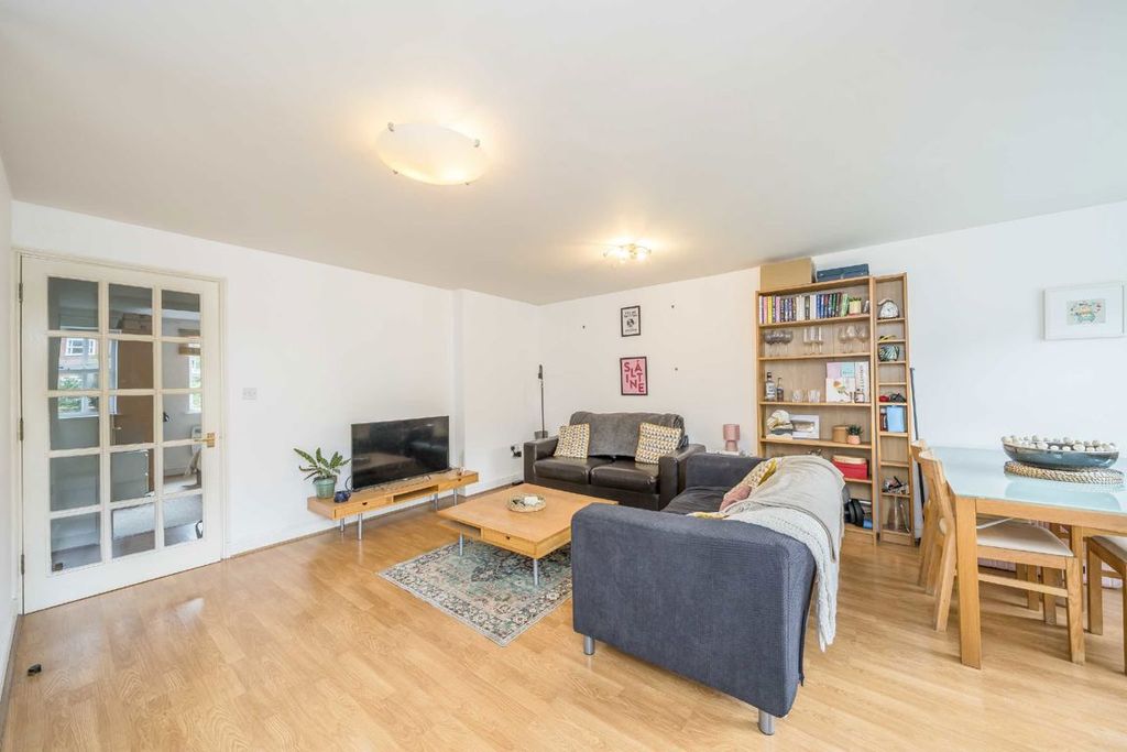 Property photo 2 of 6