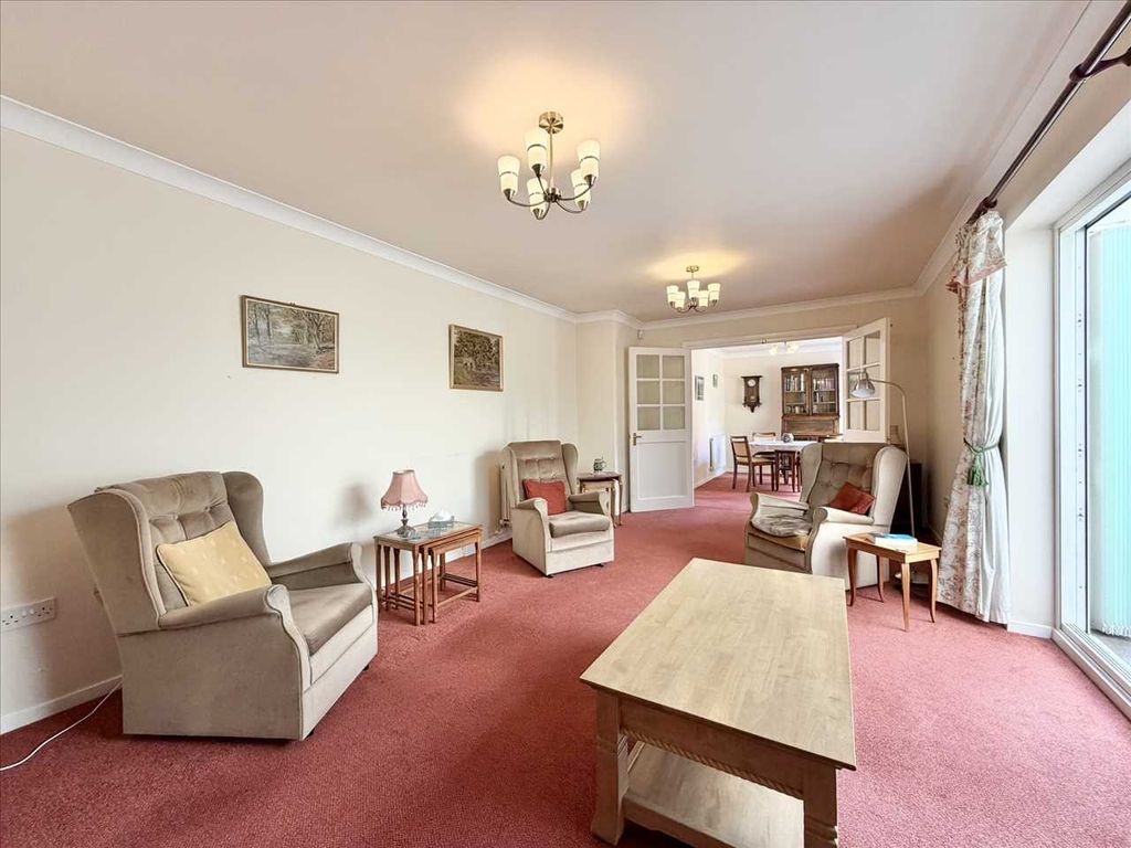 Property photo 3 of 33